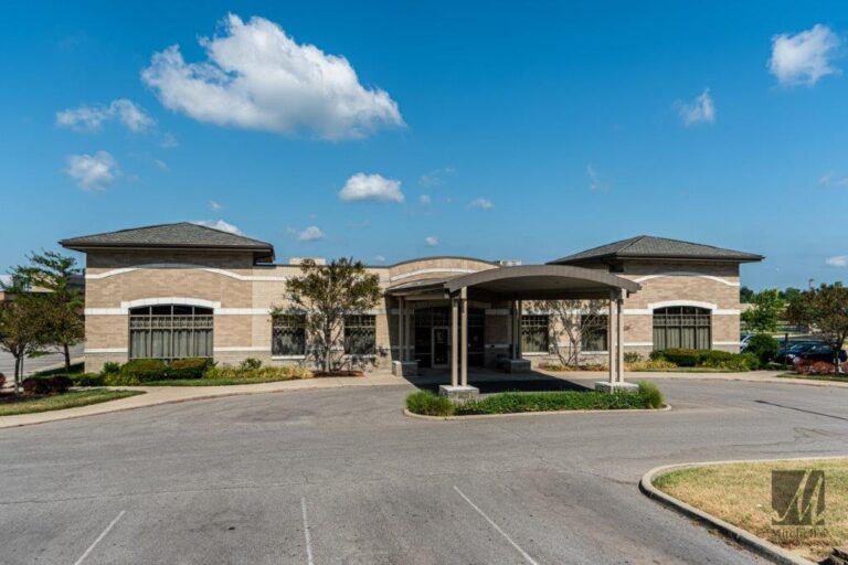 Exterior view of Cincinnati and West Chester Township s best beauty salon Mitchell s Salon   Day Spa 1 768x512